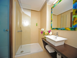 Steris Elegant Beach Hotel