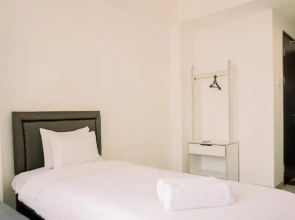 Homey And Comfy Studio Collins Boulevard Apartment