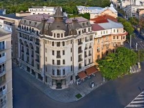 Zeus Essence Bucharest Venezia