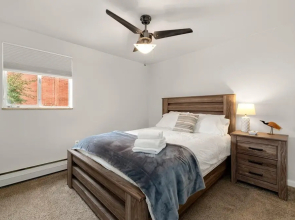 Contemporary condo in the heart of Old Town