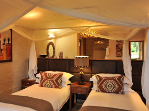 Victoria Falls Safari Club