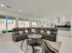 7 Mi to State Farm Stadium: Family Home w/ Pool