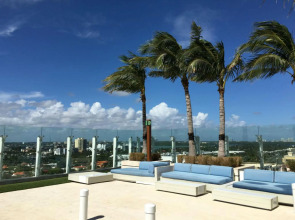 Отель Grand Beach Hotel Surfside West