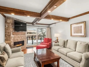 2 Bedroom Premier Vacation Rental in Downtown Aspen - Steps From Gondola!
