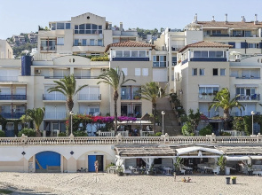 Apartment by the Sea