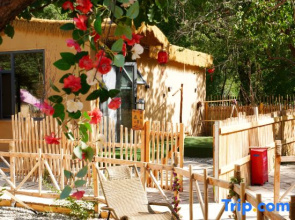 Dunhuang Yuanshe Leisure Vacation Homestay
