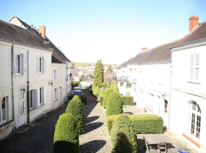 Aux Portes du Château