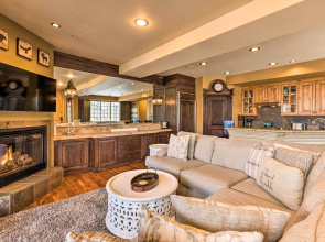 Lavish Jeremy Ranch Retreat - 6 Mi to the Canyons!