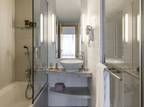 Отель Novotel Suites Mall Avenue Dubai