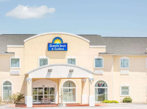 Days Inn & Suites By Wyndham Swainsboro
