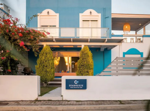 Seabreeze Villa - with Jacuzzi & heated pool