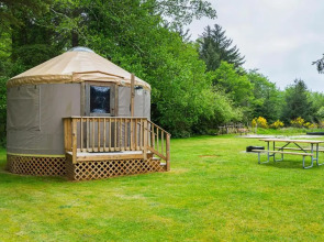 Long beach Camping Resort Yurt 8