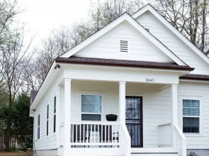 Clean & Serene House + Studio - Easy On/off I-40