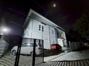 OYO 93870 Damai Guest House Cirebon
