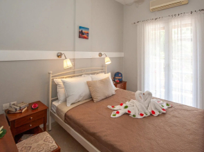 Vassilis Paradise Garden