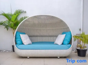 Lotus - Cozy 3BR villa with pool near the beach