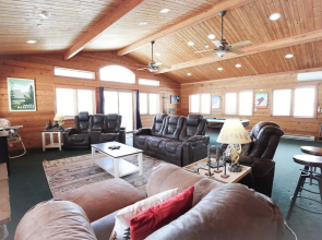 Lookout Lodge An Extraordinary Escape for 10!