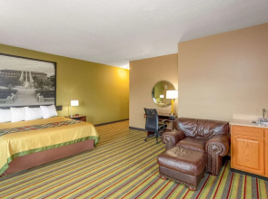 Super 8 Goshen