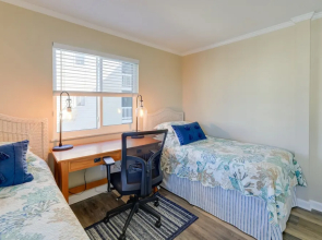 Emerald Isle Vacation Rental w/ Resort Pool!