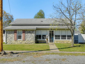 Harrisburg Home w/ Private Yard + Screened Porch!