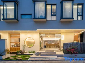 Floral Hotel · Fugui .Purely Good Dwelling(Zhuhai Jinwan Airport Space Center Store)