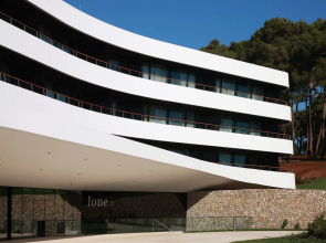 Lone Hotel by Maistra Collection