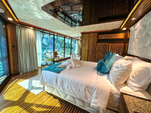 Orchid Overnight Superyacht