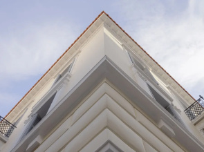 Monument Hotel