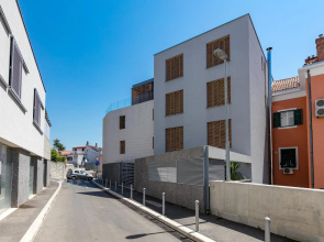 Luxury Apartment Kampanel