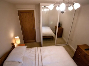 Salisbury Luxury Apartment