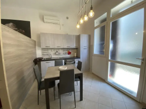 Open Space Sleeps 4 IN THE Country Area New-rif Bigo