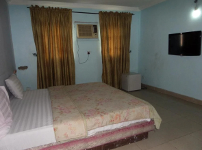 Larex International Hotel