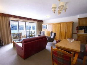 Loch Rannoch Highland Club Otter Lodge 02