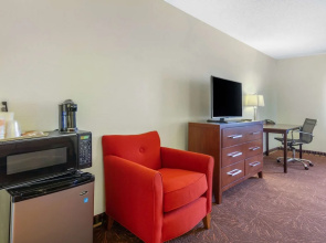 Spark by Hilton Lakewood Denver Southwest