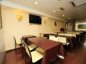 OYO 124 Hotel Seniman Sentul (Sanitized Stay)