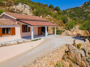 Villa Fiori con Piscina by Wonderful Italy