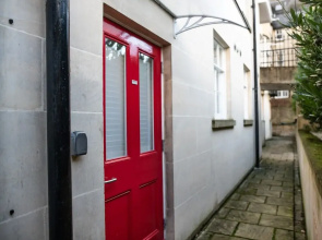Kings Road Apartment 2