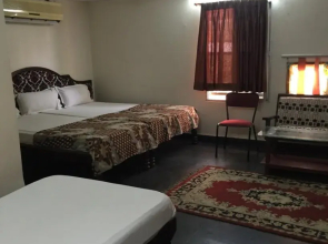 Hotel Abhiram Palace