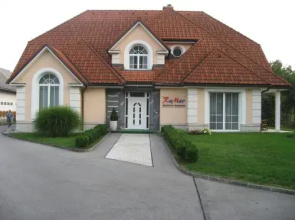 Apartmaji In Sobe Ramar