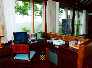 Yalong Bay Earthly Paradise Birds Nest Resort