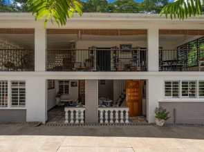 Jane's Serenity Guest house
