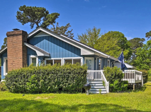 2 Mi to Beach: Myrtle Beach Golf Course Escape!