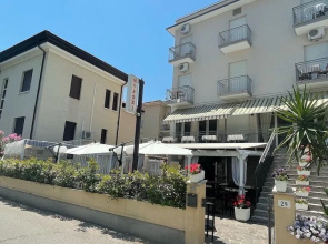 Hotel Moroni