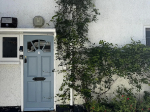 Inviting 2-bed Apartment in Poole