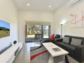 Ironbark Villa 4