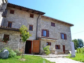 Holiday Farmhouse Skvor