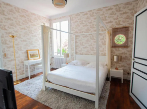 Villa avec vue et piscine à moins d'1h de Paris