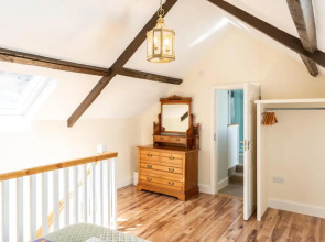 Ardnavaha House - Poolside Cottages