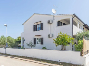 Apartment ANTONIJE with two bedrooms for max 6 person 700 m from beach Funtana