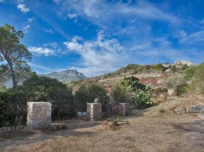 Villa in Calvi with swimming pool garden sea view and near the beach